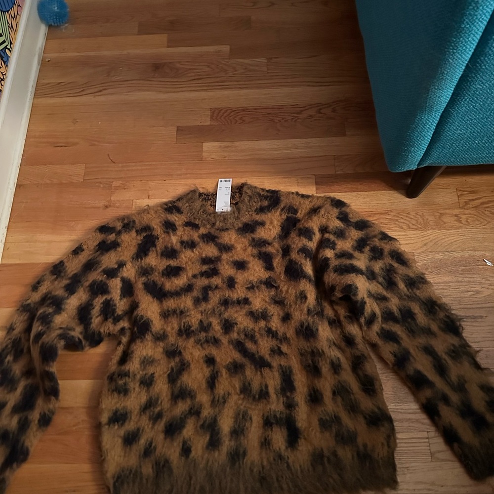 Obey size xl NWT Leopard Print Fuzzy Sweater